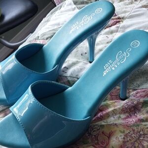 Gorgeous blue high heel shoes